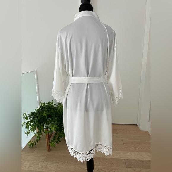 ROBE Flowy Short Length Tie Waist White Floral Lace Trim Sheer Loungewear - Picture 4 of 11